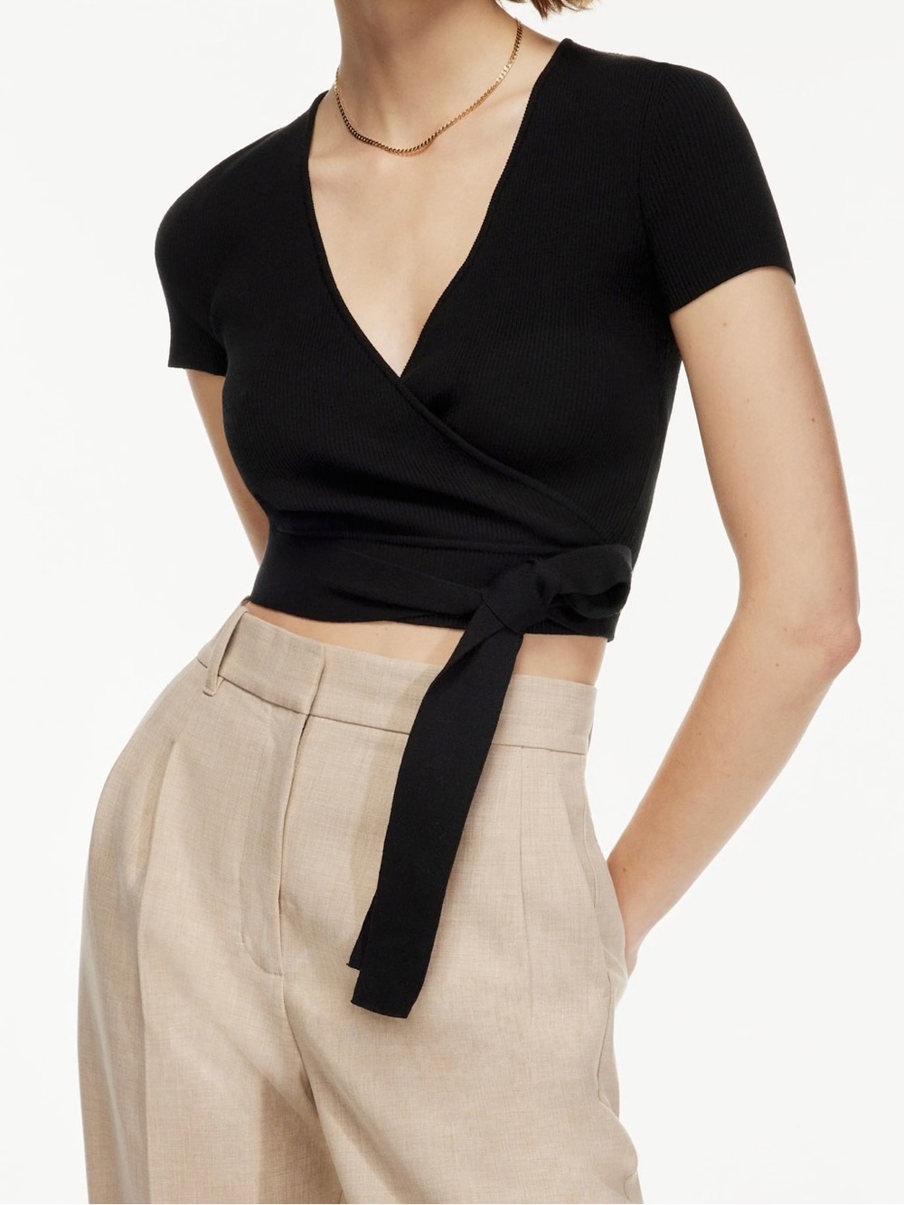 Aritzia Wilfred All Tied Up Wrap Top in Black